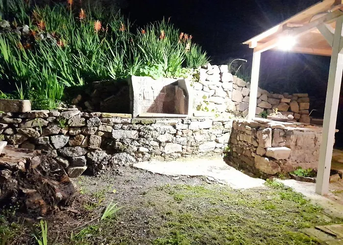 Garden House Q4527 *