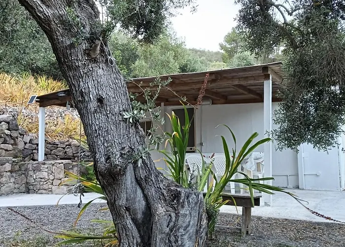 Garden House Q4527 Nyaraló